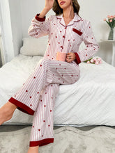 Pijama Feminino Listrado com Estampa de Corações – Nelima
