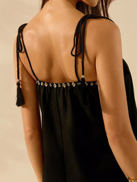 Vestido Longo Preto com Estampa de Folhas Tropicais – Elegância e Leveza Nelima Moda