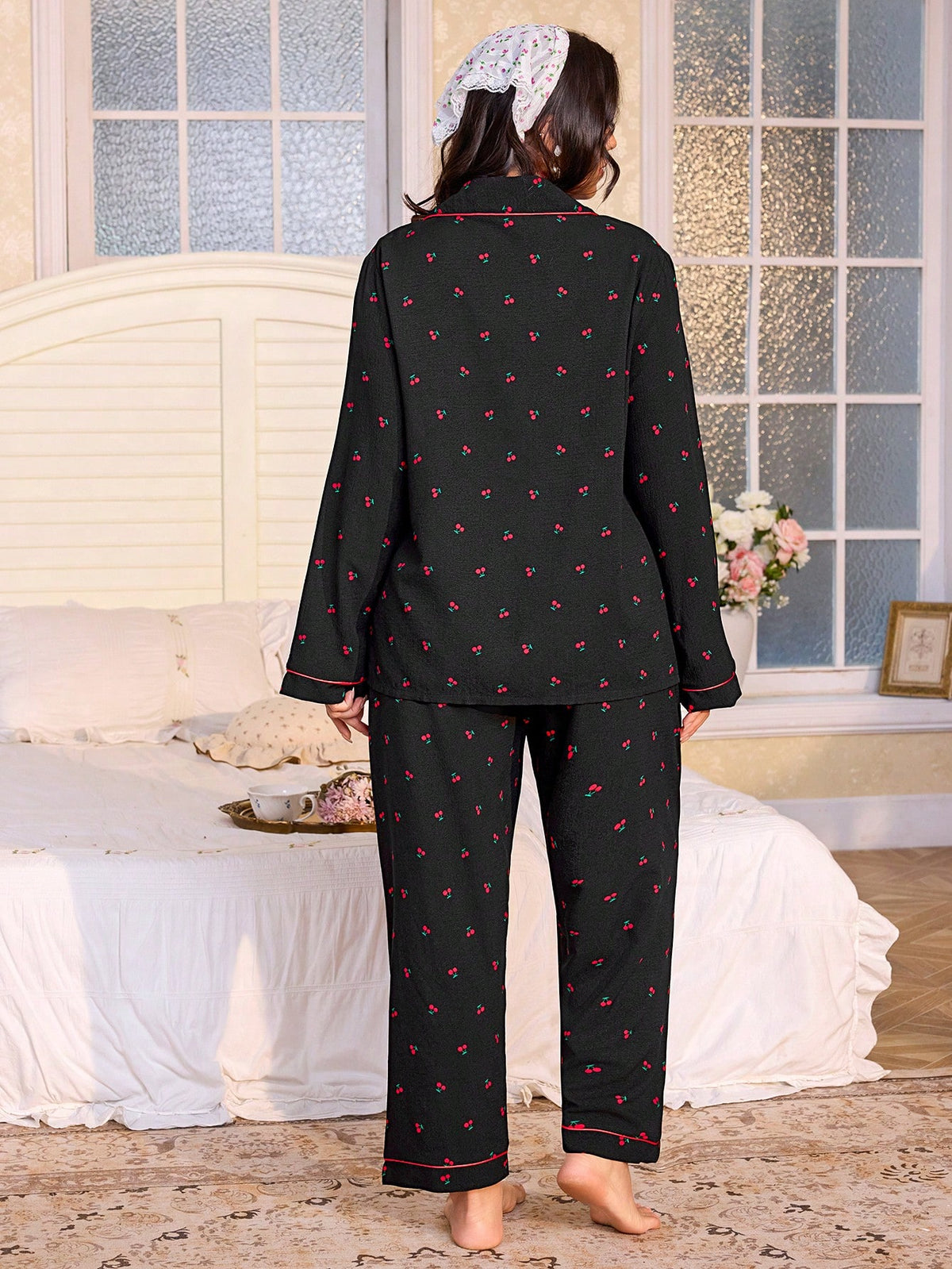 SHEIN Conjunto de Pijama Plus Size Confortável com Estampa de Cereja, Top e Calça