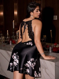 SHEIN Camisola Plus Size Sexy com Recortes em Renda, Seda Sintética Estampada e Decote Nas Costas