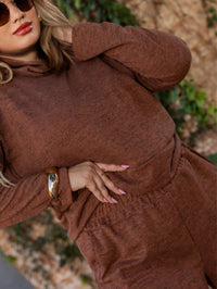 Vendedor Indicado
Conjunto Feminino Plus Size Inverno Quentinho Tecido Lanzinha Elegante e Confortável para os Dias Frios