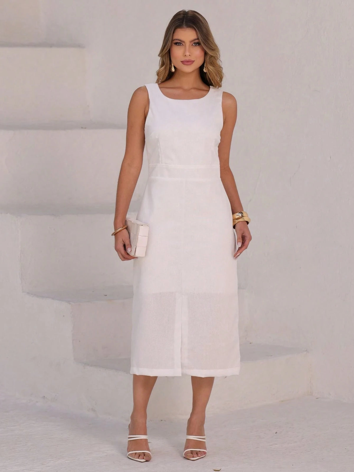 Vendedor Indicado
Vestido Midi de Linho com Alças Largas e Fenda Charmosa