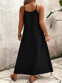 Vestido Longo Preto Estampado com Alças Finas – Elegância e Leveza Nelima Moda