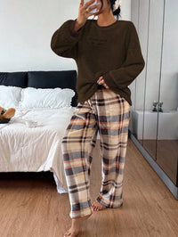SHEIN Conjunto de Pijama Feminino Casual de Fleece com Bordado de Letra de Manga Longa e Calça Xadrez Fofa, Roupas de Outono, Inverno, Confortável