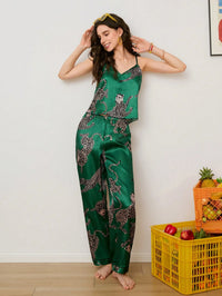 Chillnights Conjunto de Pijama Feminino de 2 Peças com Top Sexy de Decote em V e Estampa de Onça e Calça Reta Verde