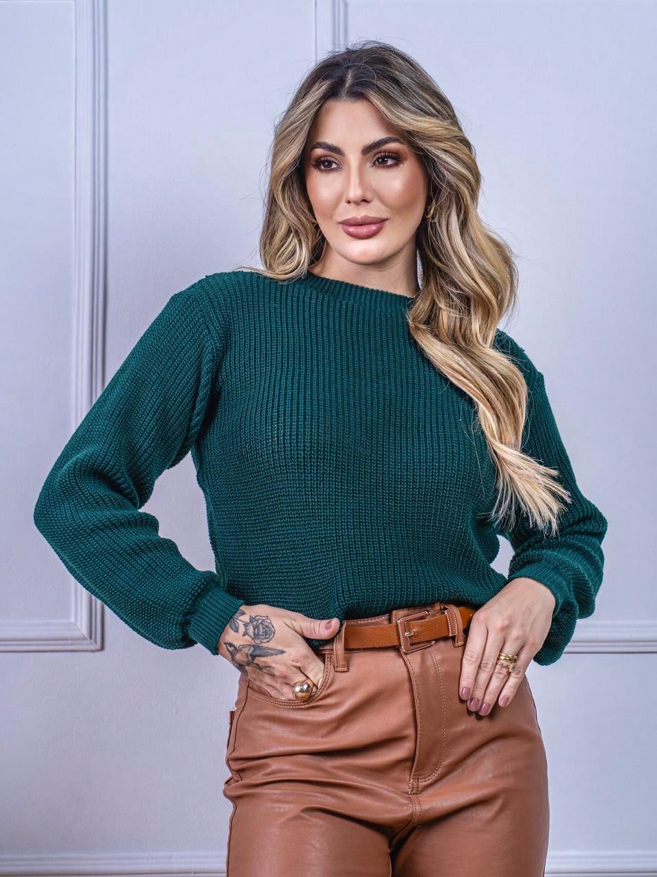 Blusa de Tricô Feminina Canelada com Gola Canoa - Nelima