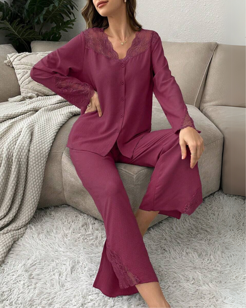 Conjunto Feminino de Pijama com Renda e Botões - Nelima
