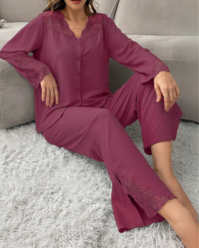 Conjunto Feminino de Pijama com Renda e Botões - Nelima