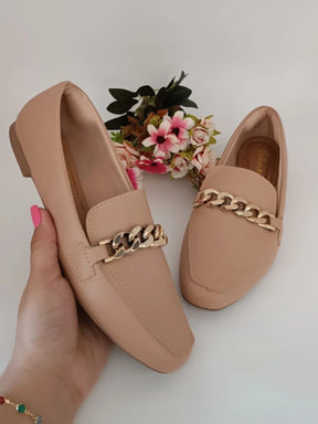Sapato Mocassim Feminino Bico Quadrado Detalhe Corrente Confortável