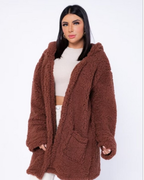 Casaco Teddy Feminino com Capuz e Bolsos – Nelima