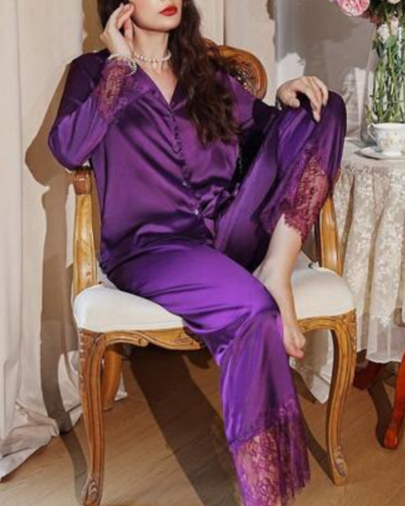 Conjunto de Pijama Elegante em Cetim com Renda - Nelima