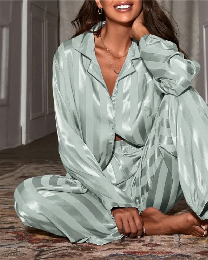 Conjunto de Pijama Listrado Feminino - Nelima
