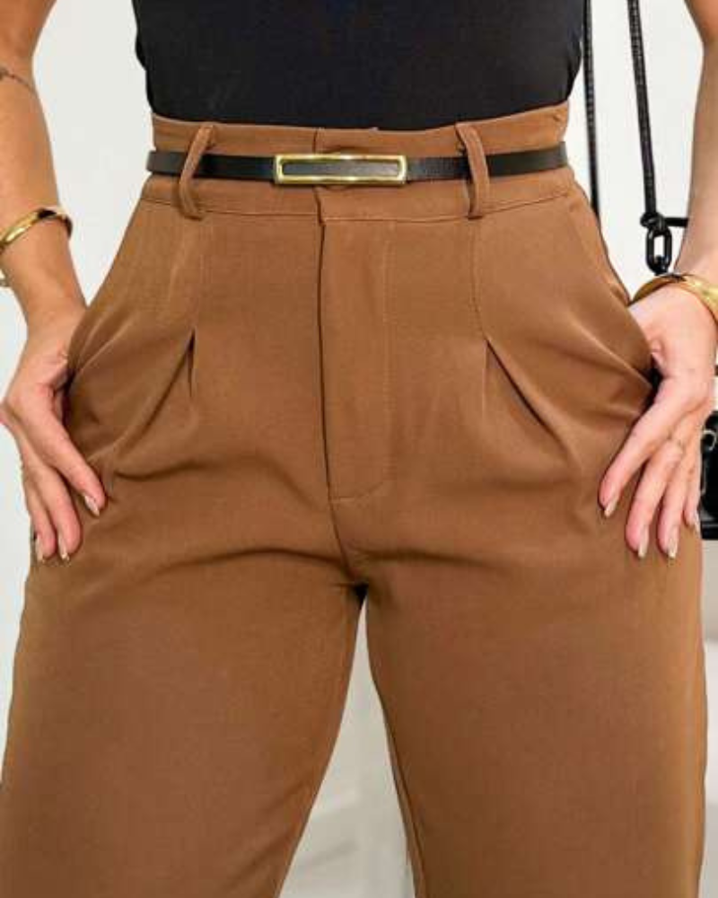 Calça de Alfaiataria com Cinto e Detalhe na Perna - Nelima