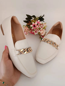 Mocassim Feminino com Corrente Dourada - Nelima