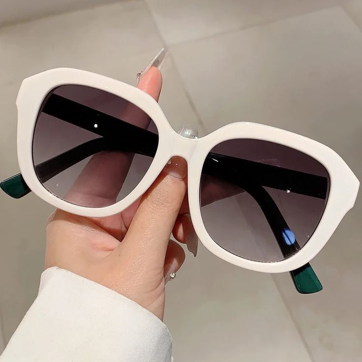 Óculos de Sol Retrô Oversized Feminino - Le Belle