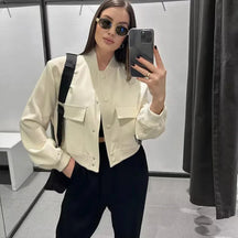 Jaqueta Feminina com Bolsos e Abertura frontal - Nelima