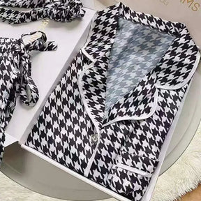 Pijama Feminino de Cetim Xadrez Mangas Longas  - Nelima