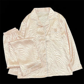 Conjunto de Pijama Luxuoso em Seda Sintética com Estampa Elegante - Nelima