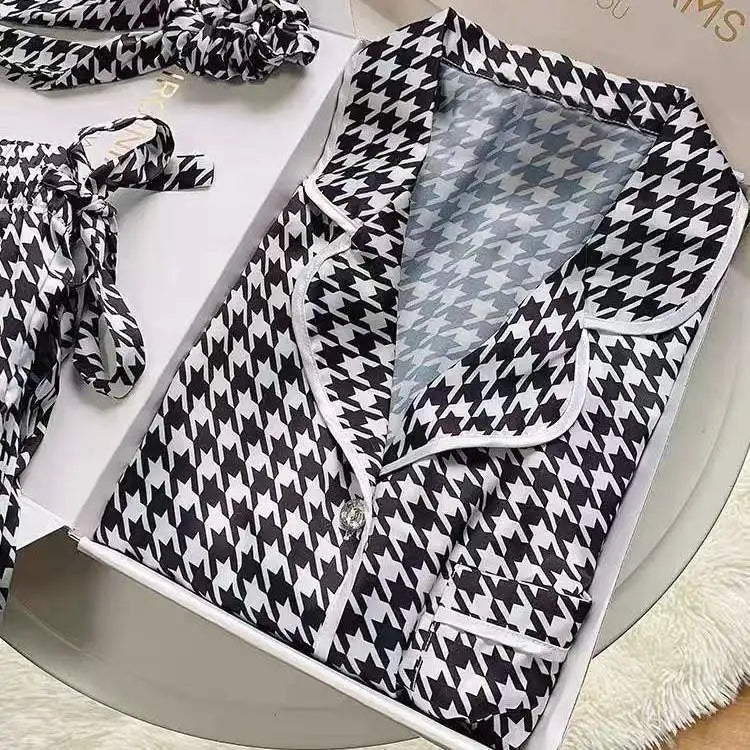 Pijama Feminino de Cetim Xadrez Mangas Longas  - Nelima