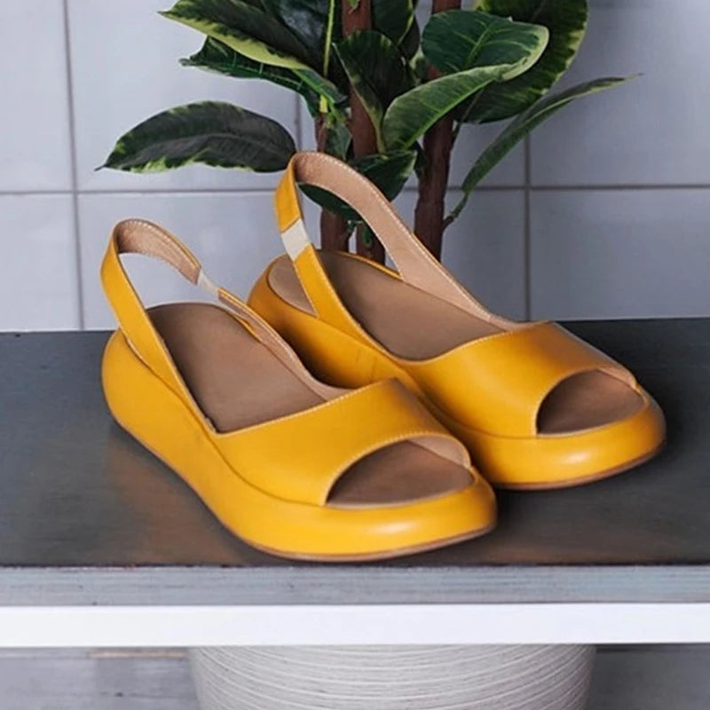 Sandália Casual com Plataforma Baixa - Le Belle