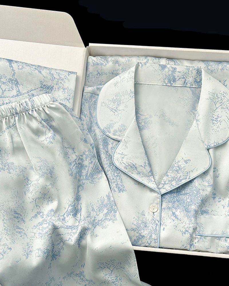 Conjunto de Pijama Feminino em Cetim - Estampa Floral Vintage - Nelima