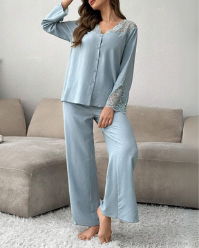 Conjunto Feminino de Pijama com Renda e Botões - Nelima