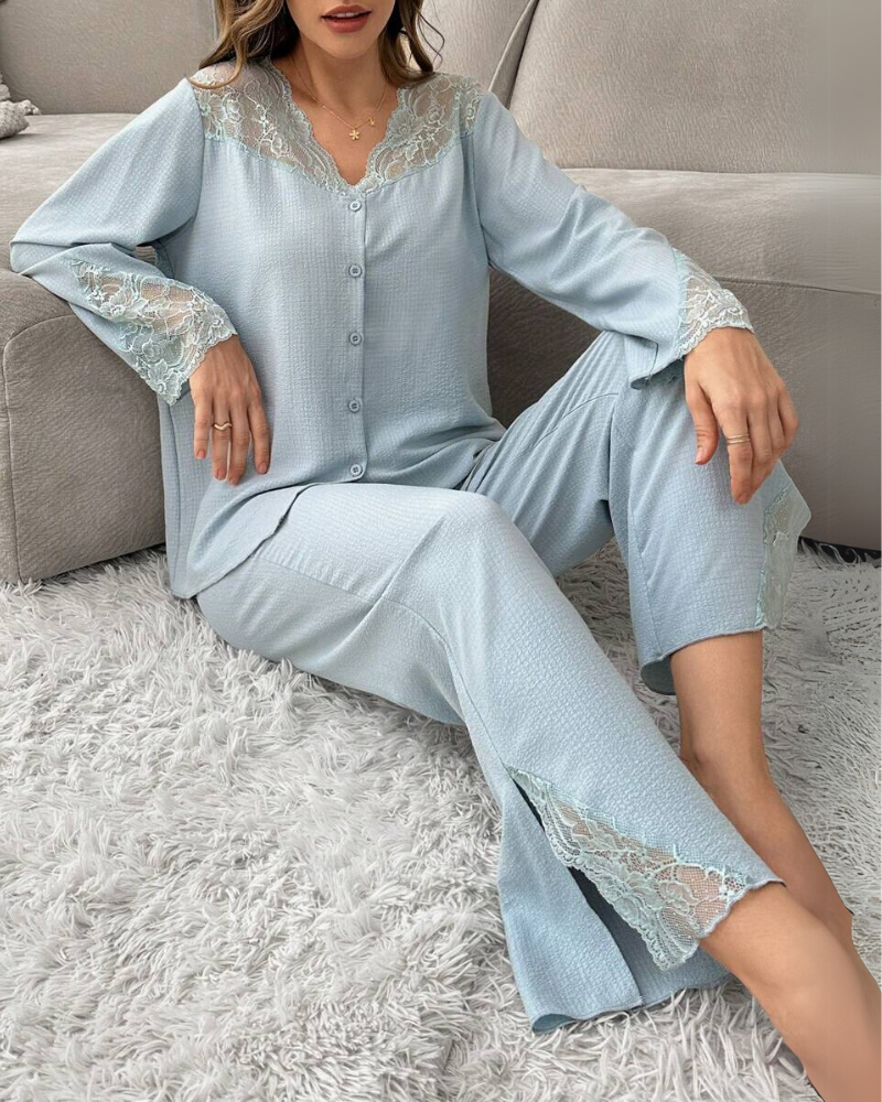Conjunto Feminino de Pijama com Renda e Botões - Nelima