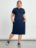 Vestido Midi Plus Size Esportivo com Capuz Azul Marinho