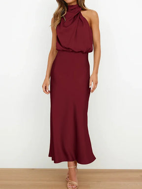 Vestido de Cetim Longo com Decote Halter - Nelima