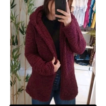 Casaco Teddy Feminino com Capuz e Bolsos – Nelima