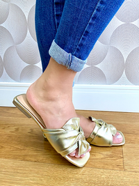 RASTEIRA FEMININA LAÇO  – ESTILO, DELICADEZA & PRATICIDADE