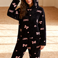 PIJAMA FEMININO SOFT PELUCIADO COM CAPUZ E ORELHINHAS ESTAMPADO | NELIMA MODA