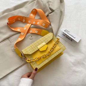 Bolsa Feminina Modelo Flower - Le Belle