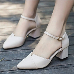 Scarpin Feminino com Salto Bloco e Tira no Tornozelo - Nelima