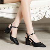 Scarpin Feminino com Salto Bloco e Tira no Tornozelo - Le Belle